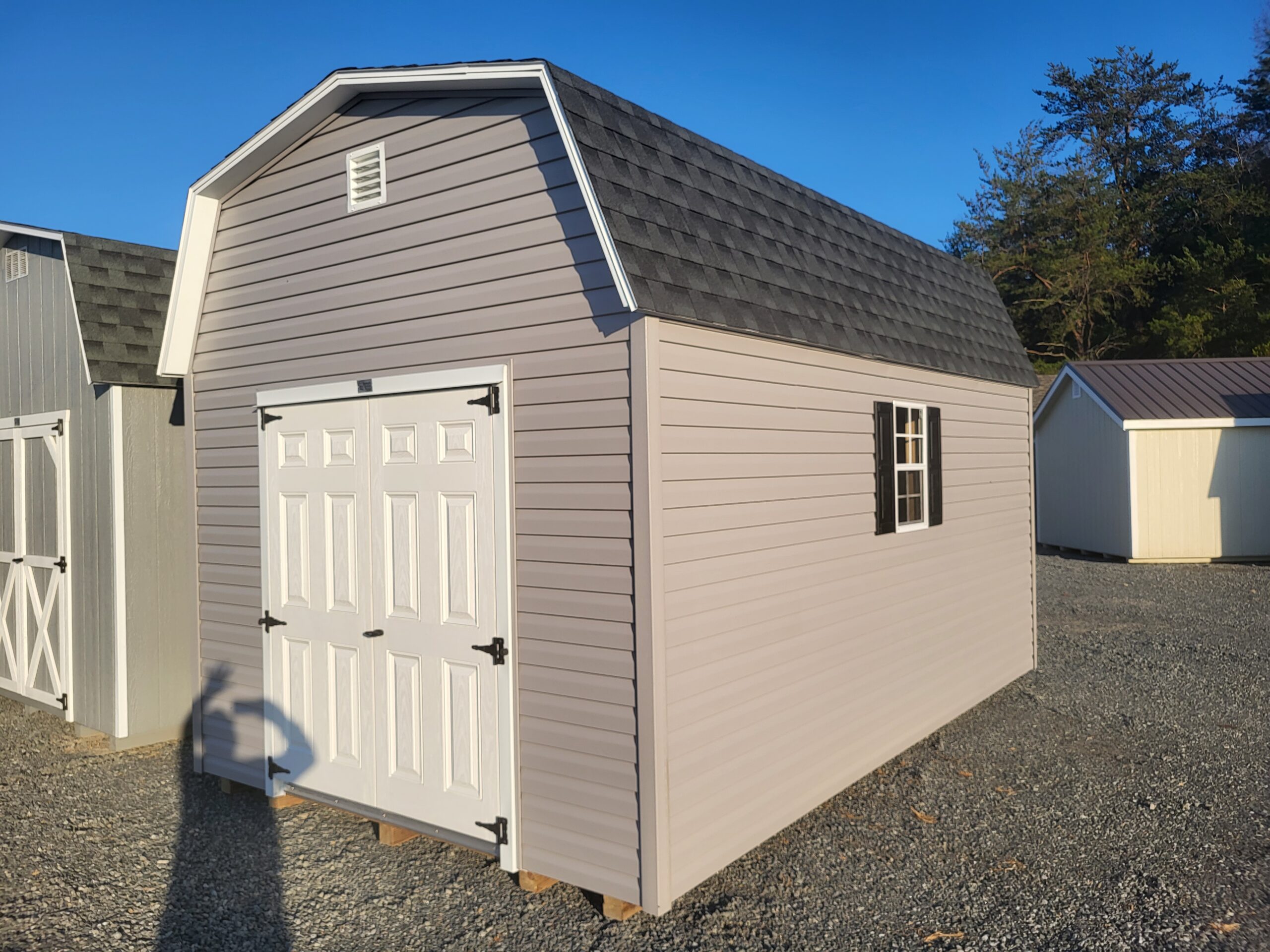 Price Reduced R022 10X16X7 CLASSIC VINYL BARN