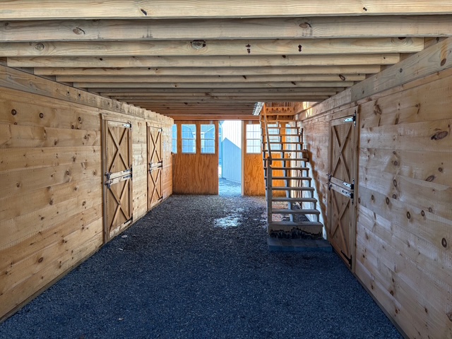 H619 36×36 Monitor Barn (Lot Model)