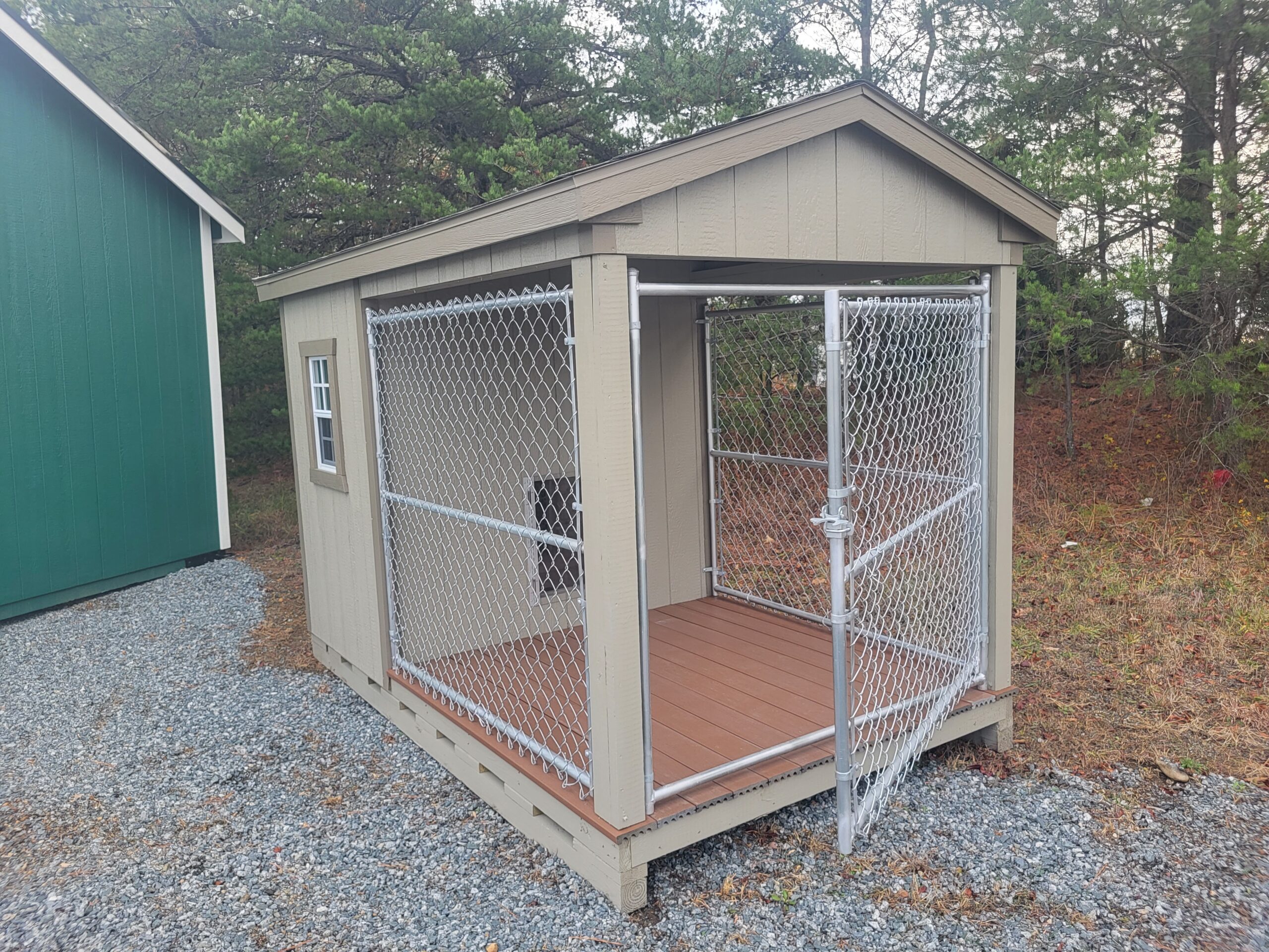 R032  6X10 Dog Kennel