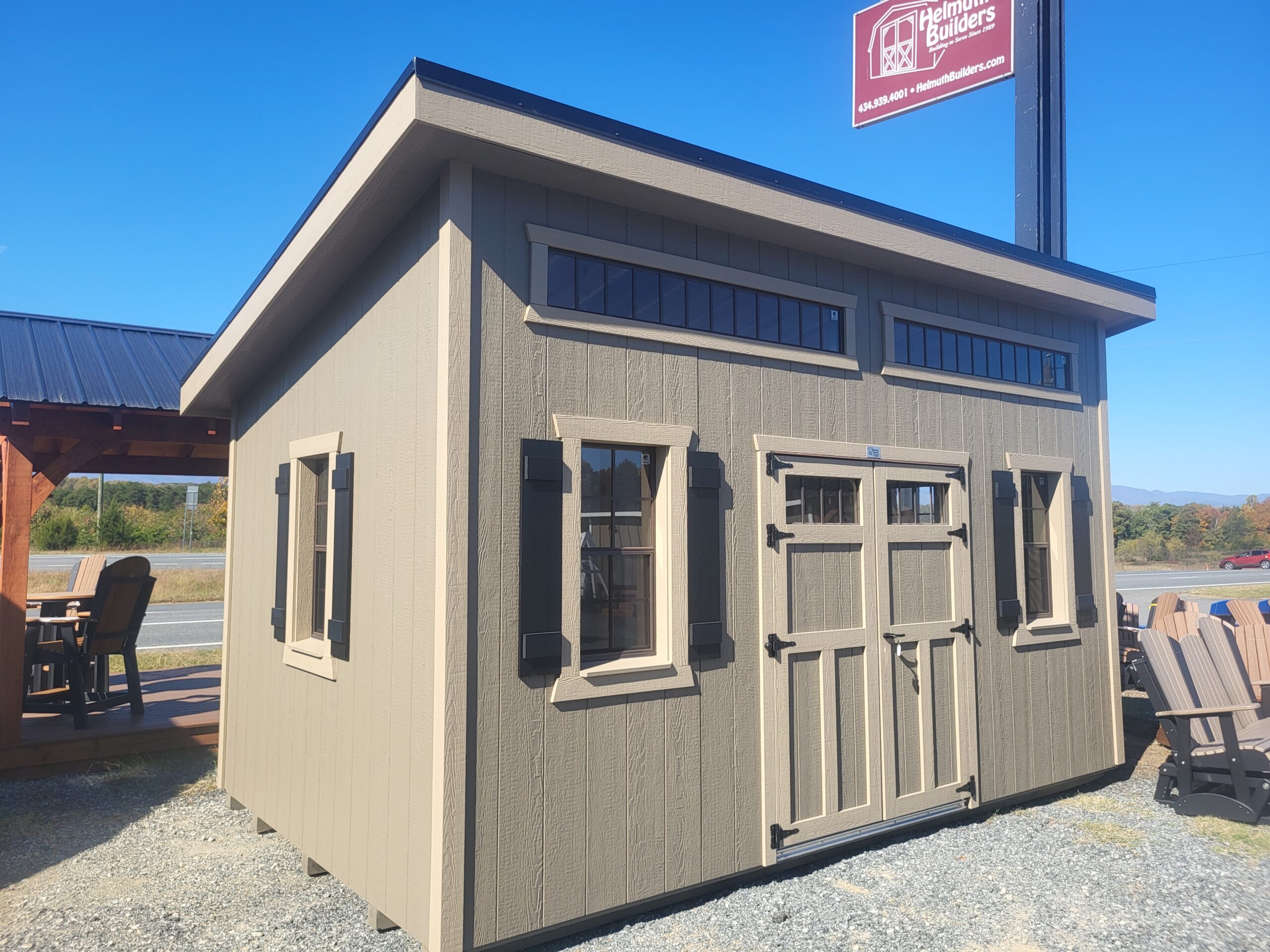 RV24082 10X16X8 Studio